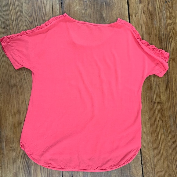 Coral blouse material tee - Picture 4 of 4